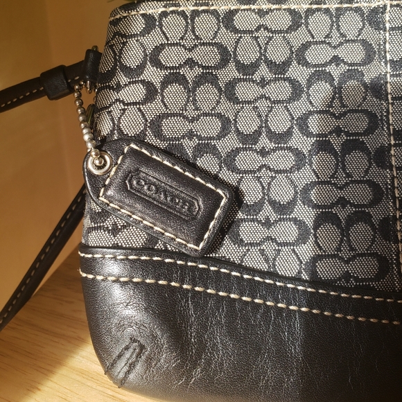 Authentic Coach Wristlet - Picture 4 of 11